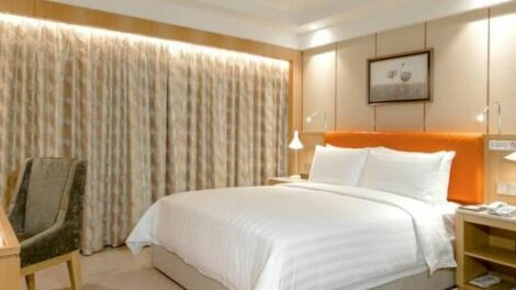 Royal Dragon Hotel 10